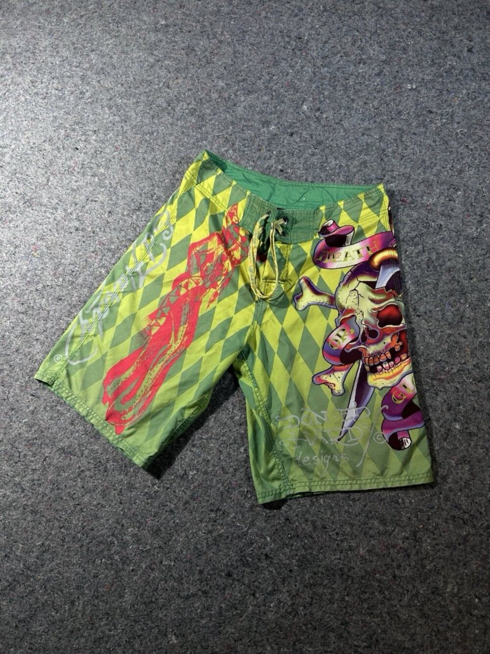 Ed Hardy Christian Audigier Death or Glory Skull Board Shorts Green Size 31
